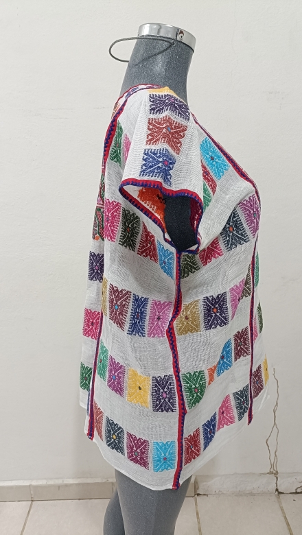 BLUSON BLANCO DE TRES LIENZO UNION ROJO Y AZUL TECNICA DE GASA FINA