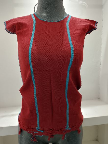 BLUSA PARA NIÑA CON TECNICA DE PIEL DE ARMADILLO COLOR MOSTAZA