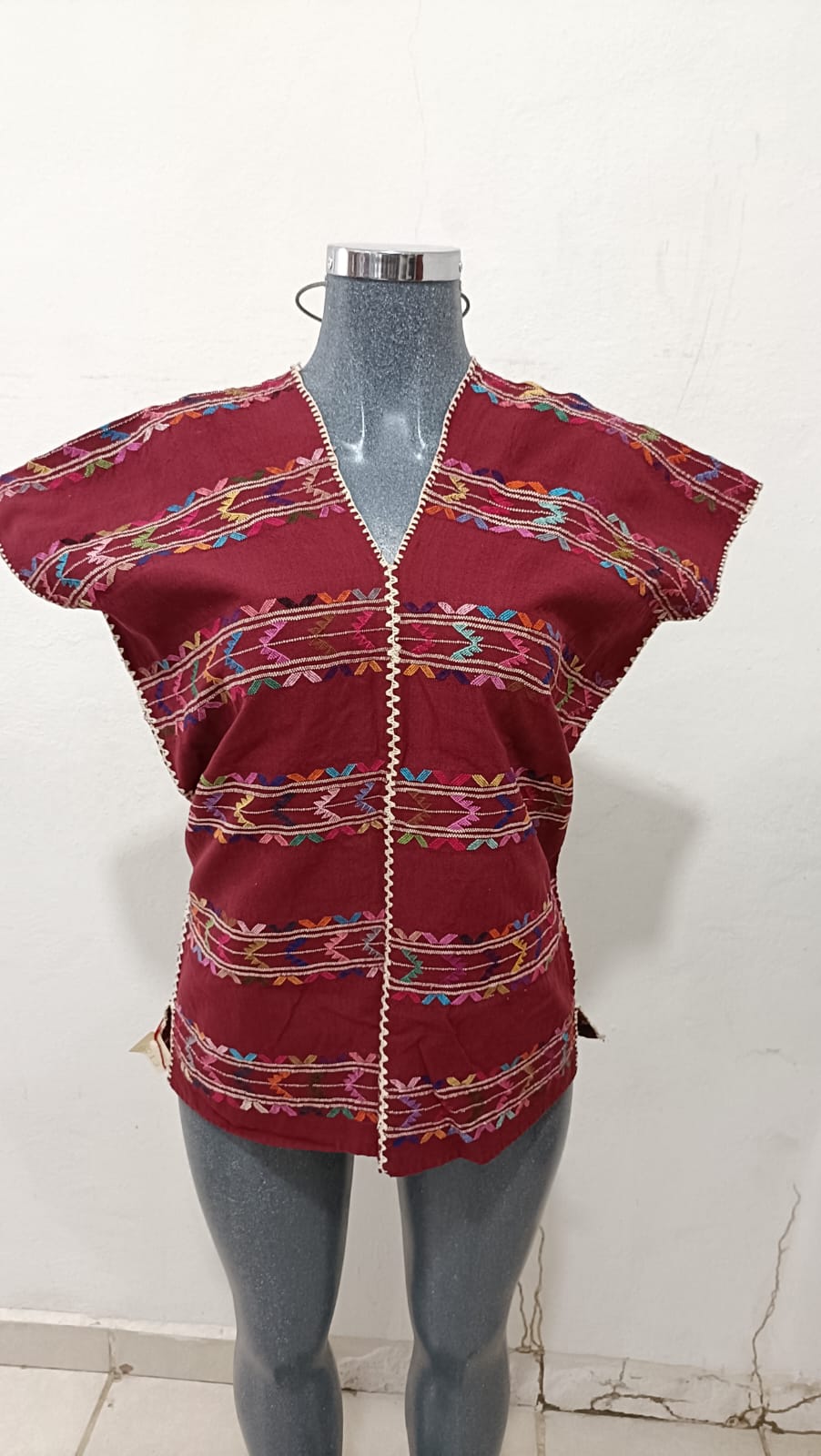 BLUSA COLOR VINO UNION BEIGE, TECNICA DE TUPIDO