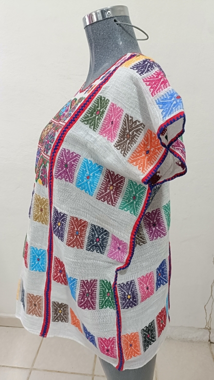 BLUSON BLANCO DE TRES LIENZO UNION ROJO Y AZUL TECNICA DE GASA FINA