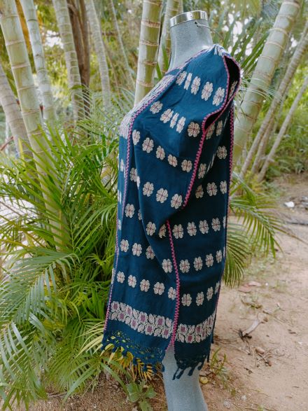 ( VENDIDA ) BLUSA DE TALAR COLOR AZUL MARINO DE CINTURA DE TRES PIEZAS CON TECNICA DE UN ALZADOR FINO CON FIGURA CAQUI Y ROSA FUERTE DE UN ALZADOR DOBLE. ROSA FUERTE DE