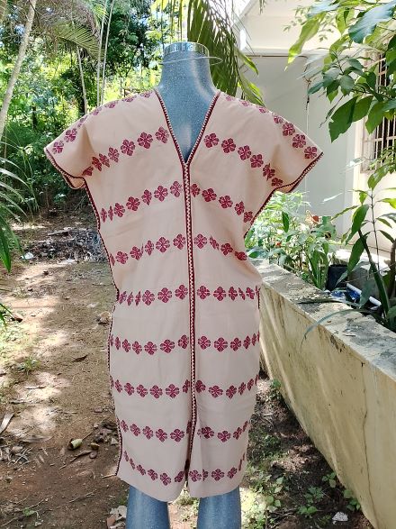 ( VENDIDO )HUIPIL DE DOS LIENZO COLOR CAFE Y VINO.